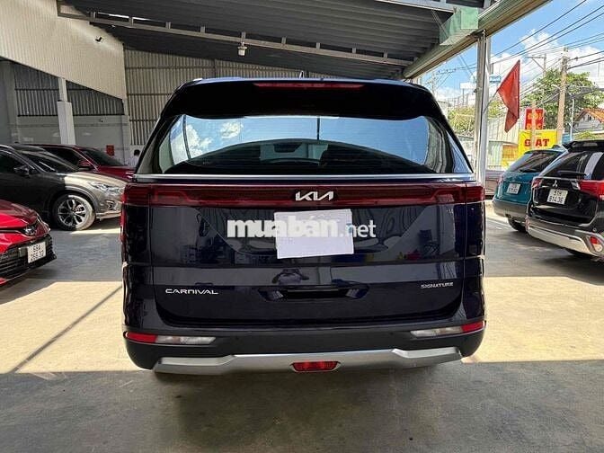 Kia Carnival 2021 form 2022 bản 2.2D Signature