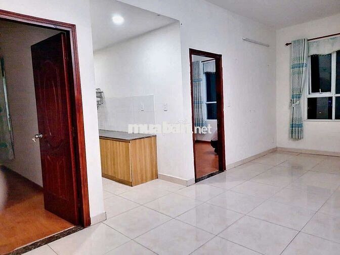 Cho thuê ZenTower 2pn 2wc có máy lạnh.