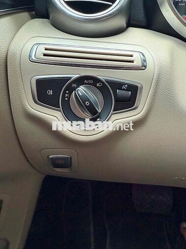 Mercedes Benz C Class 2018 C200 FOM MỚI