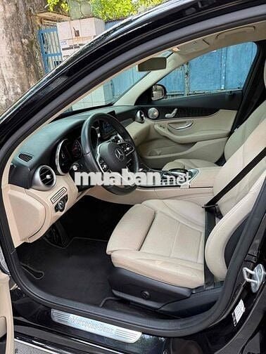 Mercedes Benz C Class 2018 C200 FOM MỚI