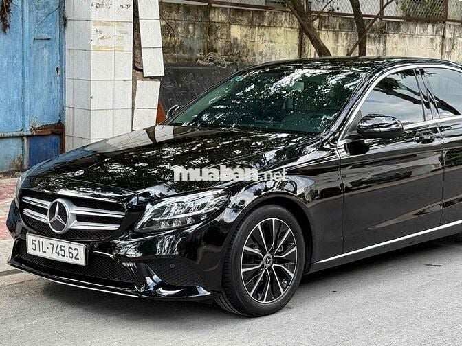 Mercedes Benz C Class 2018 C200 FOM MỚI
