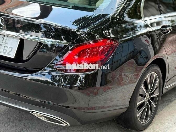 Mercedes Benz C Class 2018 C200 FOM MỚI