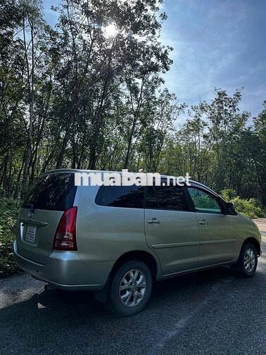 Toyota Innova 2006 G - 180000 km