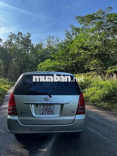 Toyota Innova 2006 G - 180000 km