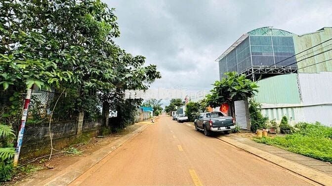 BÁN ĐẤT TRUNG TÂM DĨ AN–MẶT TIỀN ĐƯỜNG NHỰA–DÂN CƯ HIỆN HỮU–GIÁ 1 TỶ!