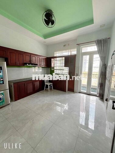 Cho Thuê Nhà  👉 DT: 4 x 20m, 3 lầu, gồm 4 phòng ngủ, 5 ƯC 👉 Hẻm Đườn