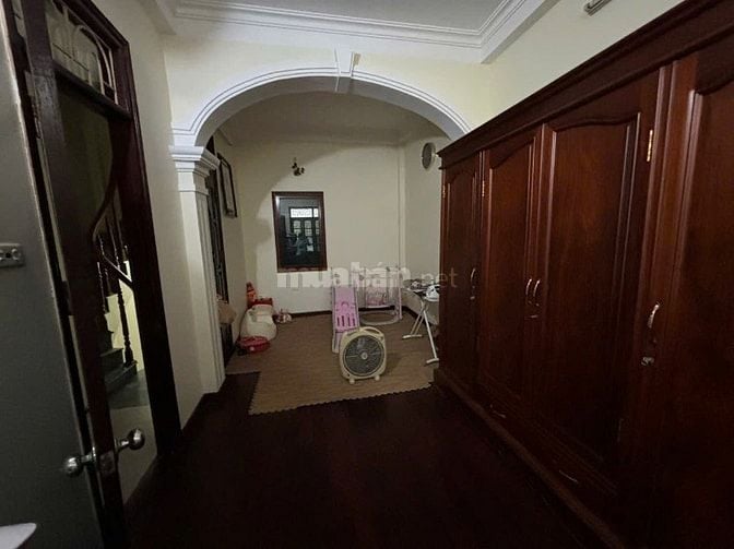Cho thuê nhà riêng tại ngõ 165 Dương Quảng Hàm, 15 triệu, 30m2, 3PN