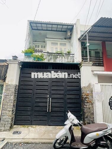 Nhà HXH Nguyễn Văn Săng, Phường Tân Sơn Nhì, Q.Tân Phú. 4x25m, 4PN 2WC