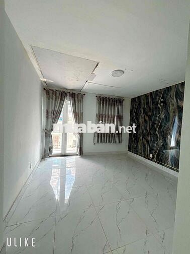 Cho Thuê Nhà  👉 DT: 4 x 20m, 3 lầu, gồm 4 phòng ngủ, 5 ƯC 👉 Hẻm Đườn