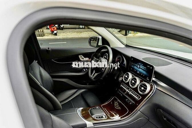 Mercedes GLC200 sx 2022 - sang trọng hiện đại