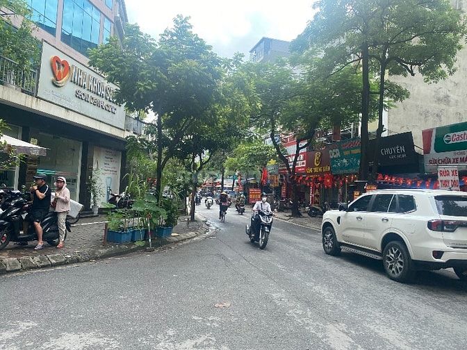 Bán nhà mặt phố phân lô Trung Yên.