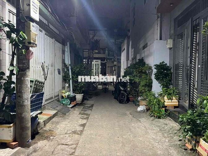 nhà 4,5tỷ TL ngang 4 dài 10( nở hậu 7m), hẻm rộng 4m, ds 2, p16