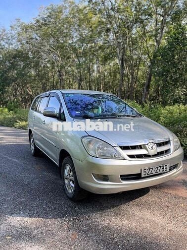 Toyota Innova 2006 G - 180000 km