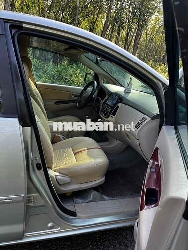 Toyota Innova 2006 G - 180000 km