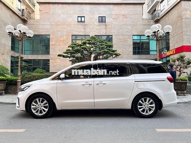 Kia Sedona 2021 3.3 GAT PREMIUM - 60,000 km.