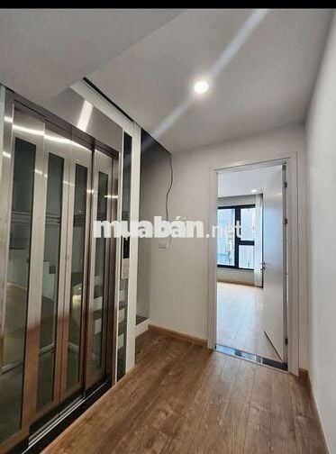 Tôi cần bán nhà Võng Thị mặt ngõ ô tô chánh đỗ, 6tầng thang máy.