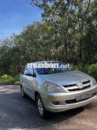 Toyota Innova 2006 G - 180000 km