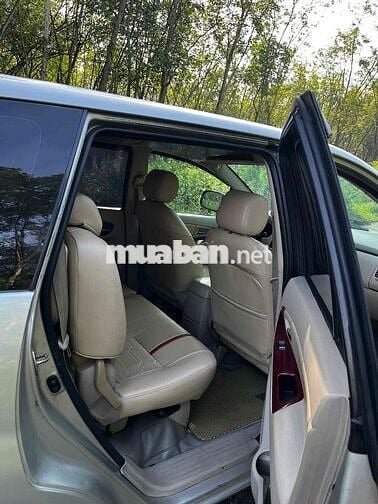 Toyota Innova 2006 G - 180000 km