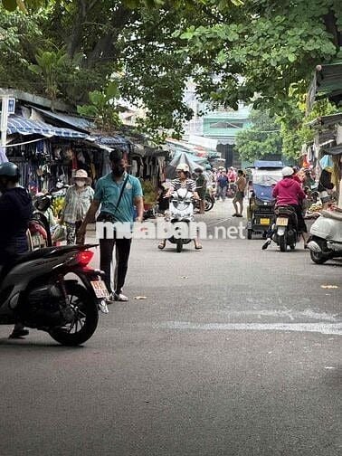 chủ cần tiền bán lô 2 mặt tiền , tôn đản , cao sơn pháo