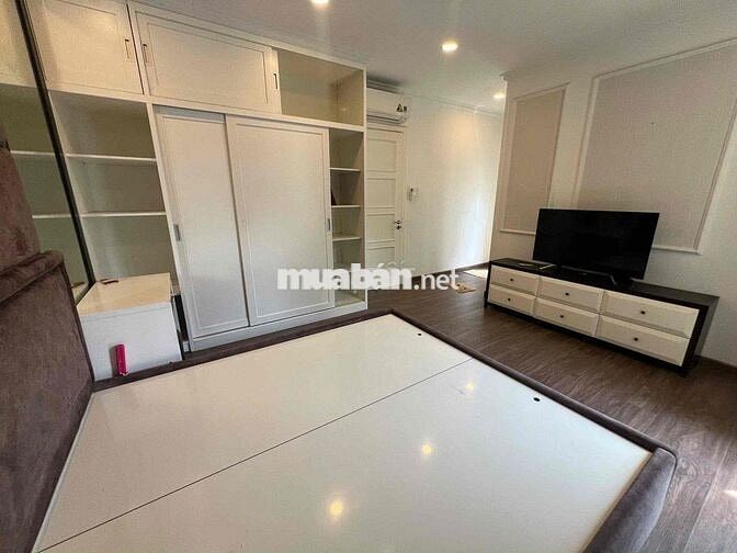 Chính chủ Cho thuê nhà hoàn thiện Lavila đẹp mới, giá siêu tốt