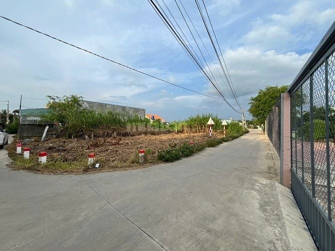 BÁN GẤP LÔ GÓC 2 MẶT TIỀN ĐƯỜNG LÊ VĂN TÂM CHỈ 1 TỶ 200 TRIỆU