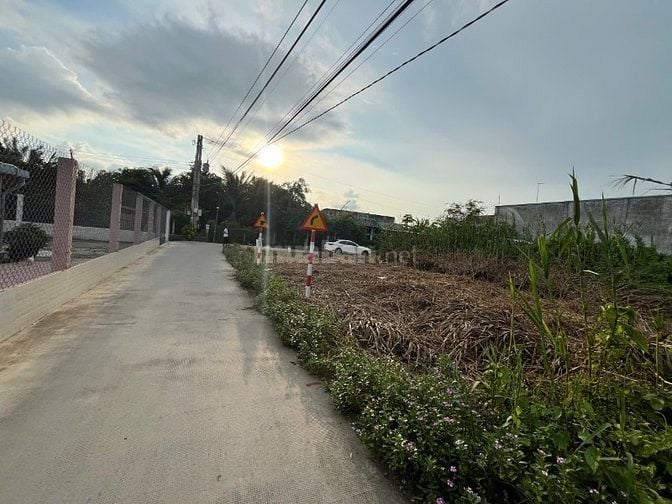 BÁN GẤP LÔ GÓC 2 MẶT TIỀN ĐƯỜNG LÊ VĂN TÂM CHỈ 1 TỶ 200 TRIỆU