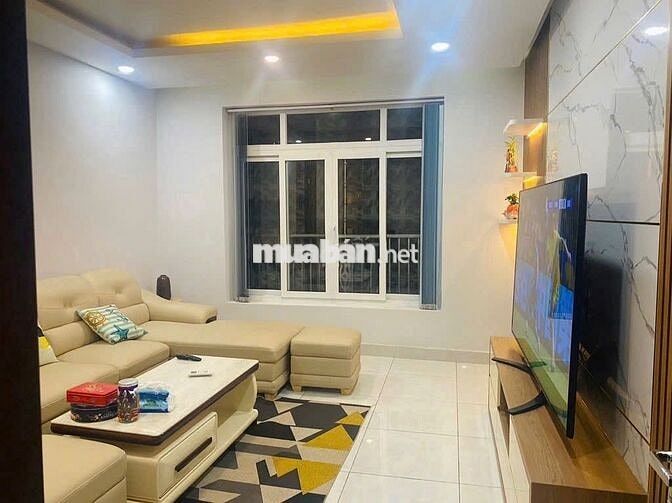 Nhà nguyên căn mặt tiền Nguyễn Hồng Đào dt 5x20m trệt 3 lầu