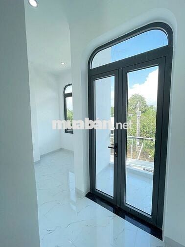 NHÀ LẦU MỚI HOÀN THIỆN NHÀ THỜ TÂN TRIỀU