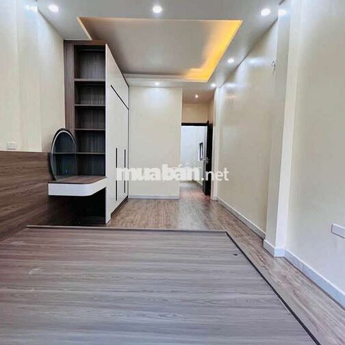 Nhà đẹp Tây Hồ, nhú 8 tỷ  - 4,5 tầng căn góc - Ngõ rộng, thông.
