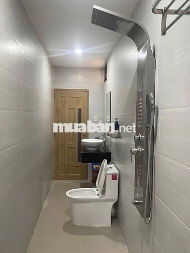 Nhà 66m2, 5 tầng 6PN, hẻm xe hơi, Phạm Văn Đồng Gò Vấp, có thang máy