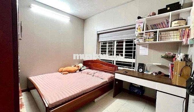 Bán chung cư Kdt Việt Hưng. Long Biên. Dt 76m, giá 4.28 tỷ