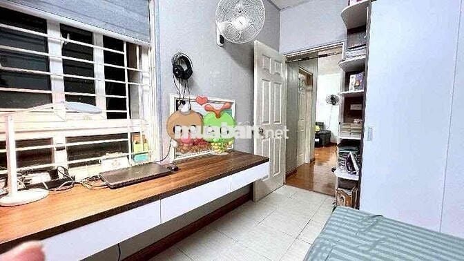 Bán chung cư Kdt Việt Hưng. Long Biên. Dt 76m, giá 4.28 tỷ
