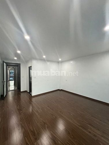 Nhà Mới 5Tầng-Thang Máy-Phố Võ Thị Sáu-Gần Hồ & Công Viên-DT67m2-12Tỷ6