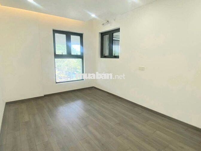 CHo thuê căn Skylinked Villa - Celadon CIty 3PN, 2 xe hơi đỗ tại nhà