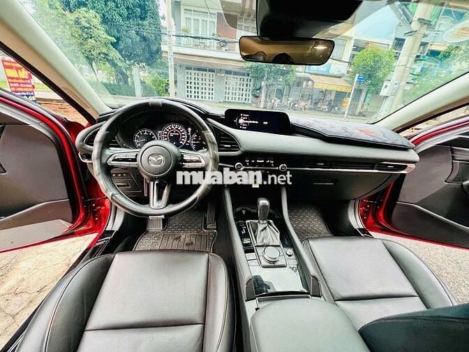 Mazda 3 2022 1.5L Premium - 45000 km