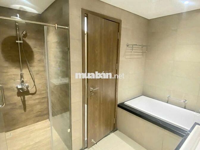 CHo thuê căn Skylinked Villa - Celadon CIty 3PN, 2 xe hơi đỗ tại nhà