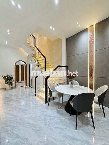 Bán nhà 2 tầng hẻm xe hơi, Q.Gò Vấp DT: 4x15m, giá chỉ 6.9 tỷ, ở ngay