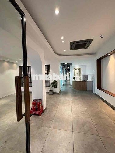 Cho thuê mặt bằng MT Nguyễn Thị Minh Khai Q3, ngang 8m, 65 triệu