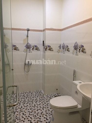 Cho thuê nhà nguyên căn đường Núi Thành gần Etown Cộng Hòa
