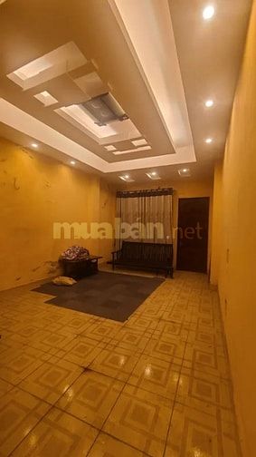 Bán nhà đẹp ngõ 67 Nguyễn Văn Cừ 63m2x 5 T,ngõ 4 m . Giá 11 tỷ.