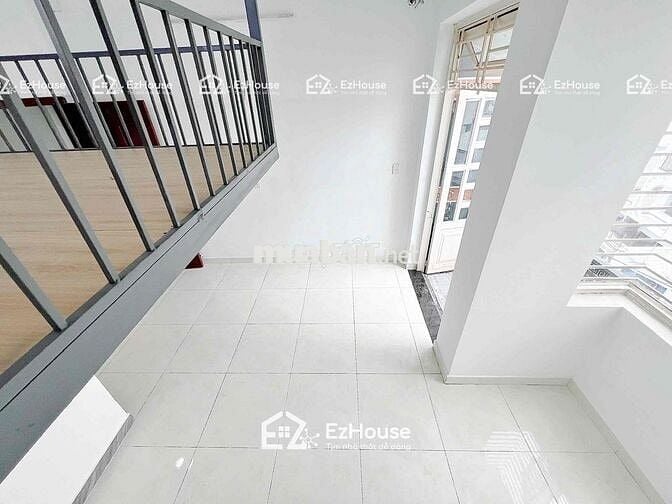 CHO THUÊ DUPLEX BAN CÔNG RỘNG 30M2 GẦN CÔNG VIÊN LÀNG HOA