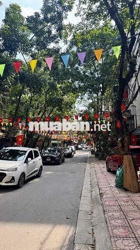 BÁN NHÀ PHỐ HUỲNH THÚC KHÁNG 2THOÁNG,PHÂN LÔ,Ô TÔ,DT 65M,GIÁ 21.8 TỶ