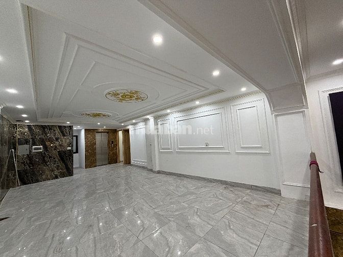 Ngộp ngân hàng, Nhà việt hưng 6 tầng thang máy dòng tiền 100tr/th 130m