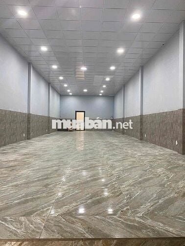 Nhà mặt tiền 6*30 trống suốt tiện kinh doanh