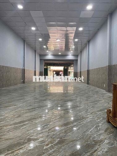 Nhà mặt tiền 6*30 trống suốt tiện kinh doanh