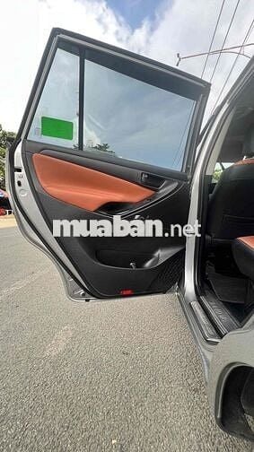 Chính Chủ Cần Bán Siêu Cọp Toyota Innova E 2018✌🏼