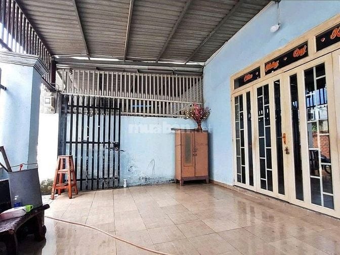 Cần tiền bán nhanh căn nhà ngay Tân Xuân 65m2 Sổ Hồng Riêng 700triệu 