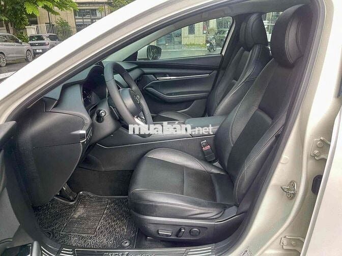 Mazda 3 2021 2.0L Signature Premium - 90000 km