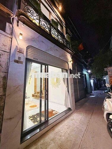 CHO THUÊ 1 TRỆT 1 LẦU - KHU PHAN XÍCH LONG - NHÀ MỚI THIẾT KẾ HIỆN ĐAI