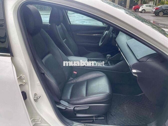 Mazda 3 2021 2.0L Signature Premium - 90000 km